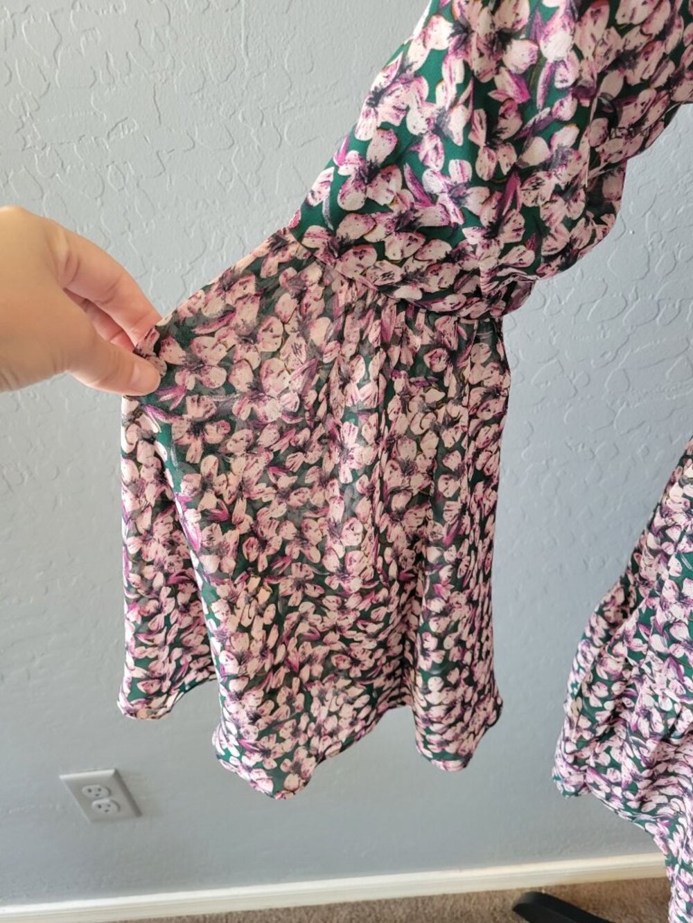Keepsake The Label floral V-neckline long bell-sleeve mini dress Size L Boho - Picture 4 of 12